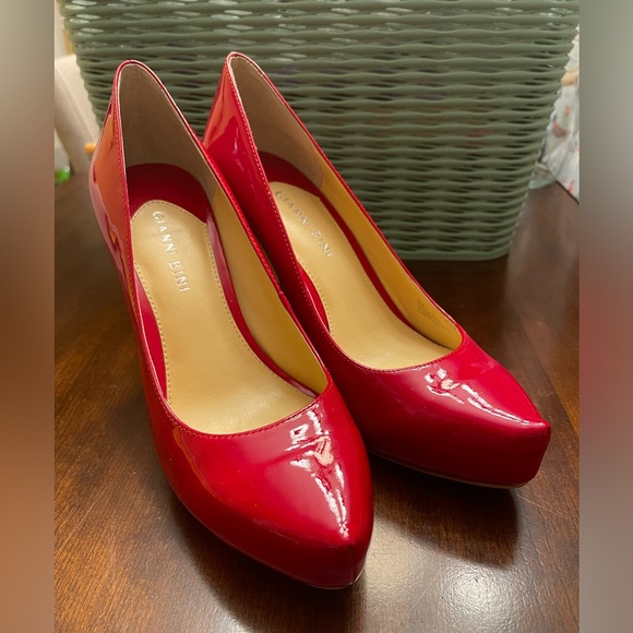Gianni Bini Shoes - NWOT Gianni Bini Heels
